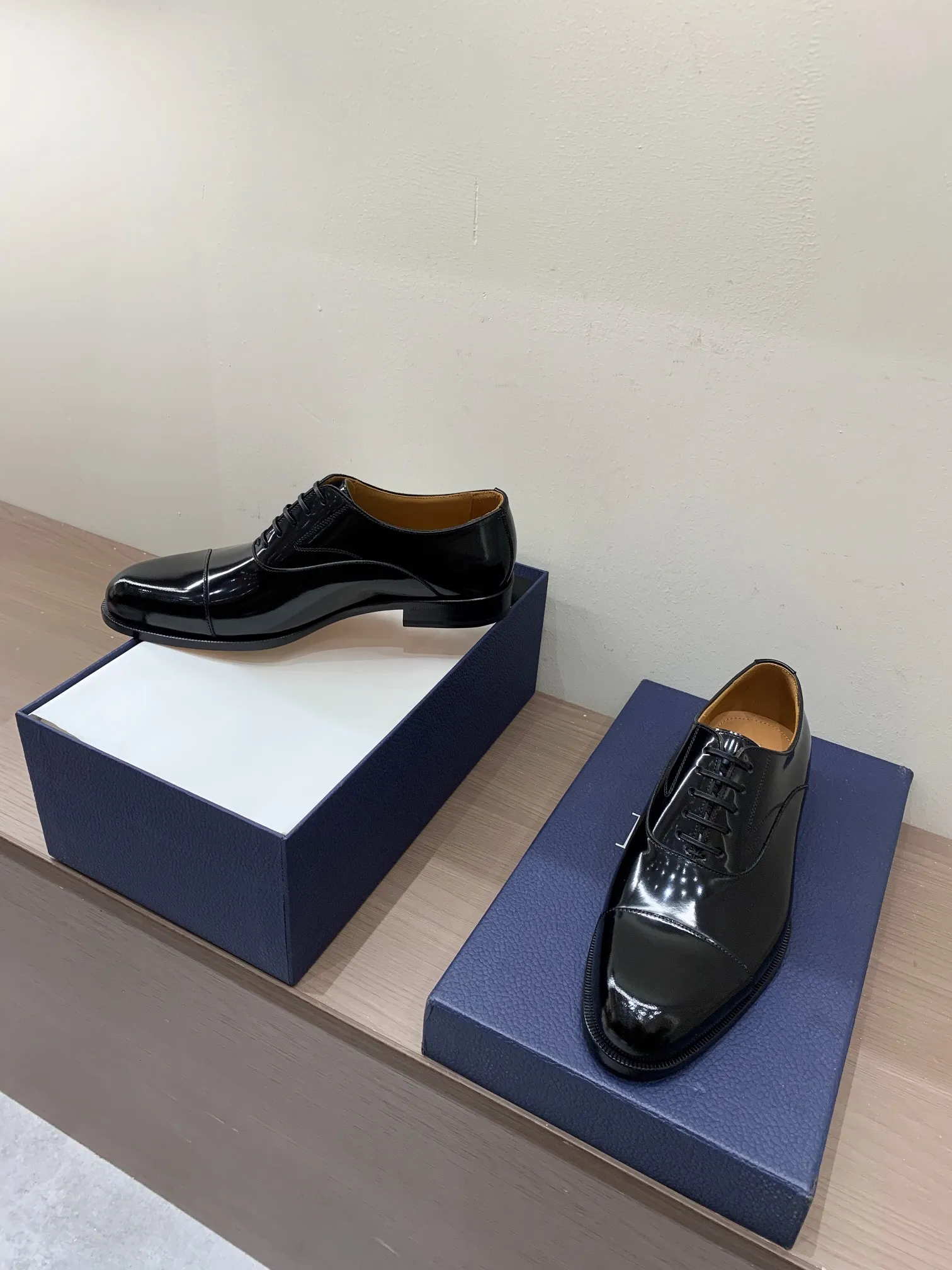 940💰 Dior high-end men's boutique casual leather shoes, imported cowhide upper, water-dyed cowhide lining, imported genuine leather outsole, perfect details, standard code 39-44 (38.45.46 customized, non-returnable and non-exchangeable),